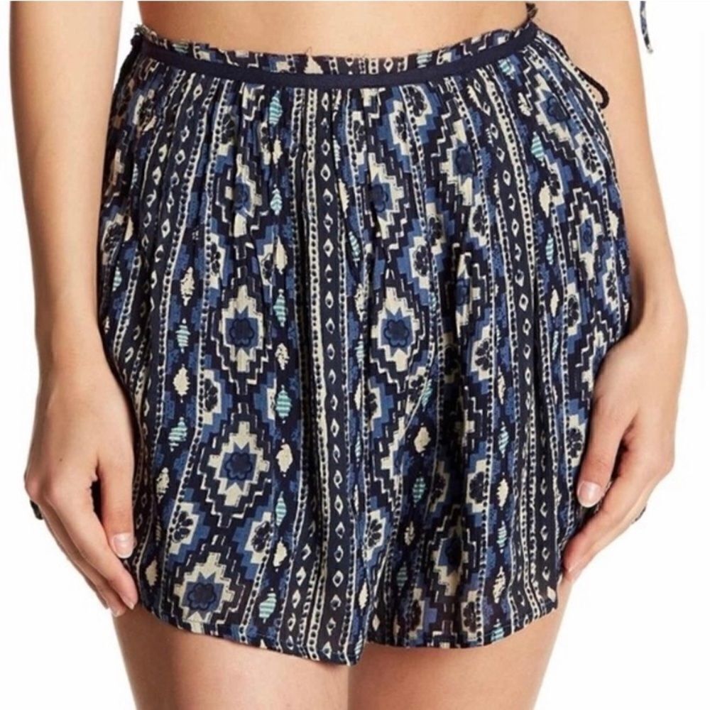 NWT lost + Wander Blue Print Tassel Shorts Size M